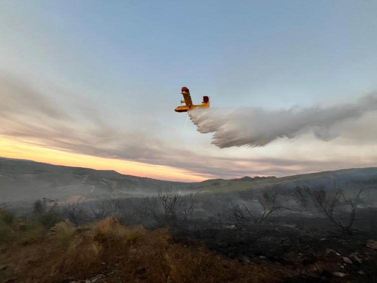 Incendio sin control en Pentes, A Gudiña, calcina 150 hectáreas en cuestión de horas (vídeo)