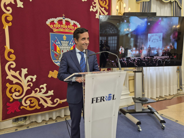 El alcalde de Ferrol, José Manuel Rey Varela, informa de los asuntos de la Junta de Gobierno