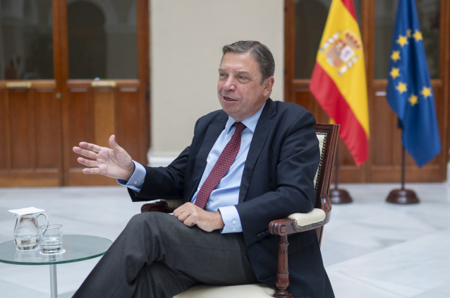 El ministro de Agricultura, Pesca y Alimentación, Luis Planas, durante una entrevista con Europa Press, en el Ministerio de Agricultura, a 6 de septiembre de 2024, en Madrid (España). Planas es un inspector de trabajo y político español que actualmente es