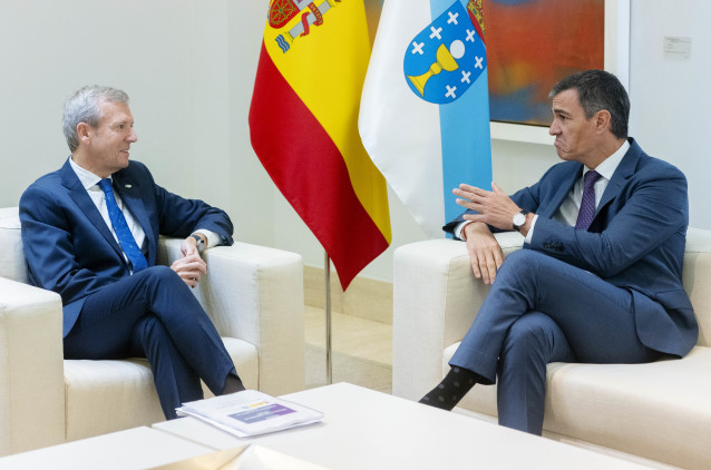 Rueda y Sánchez durante el encuentro en La Moncloa.