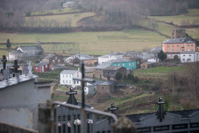 Archivo - Vista general de la aldea de A Pobra de Burón, a 16 de febrero de 2022, en A Pobra de Burón, Fonsagrada, Lugo, Galicia (España). Las calles de esta aldea? española del municipio de Fonsagrada conservan el nombre de históricos comunistas como Fid