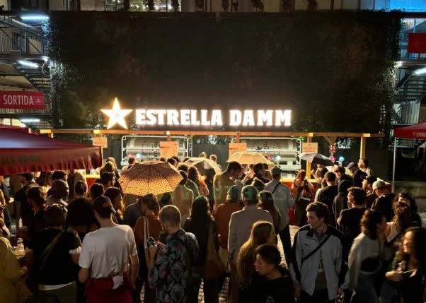 Buen ambiente y diversión en la segunda jornada de conciertos de la Mercè en la Antiga Fàbrica Estrella Damm