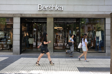 Fachada de una tienda de Bershka, a 11 de septiembre de 2024, en Madrid (España). Inditex registró un beneficio neto de 2.768 millones de euros durante el primer semestre de su ejercicio fiscal 2024