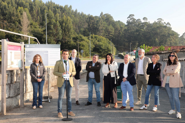 Visita del presidente de la Diputación de Pontevedra a las obras de mejora de seguridad vial en la EP-8004, que une Caldas y Vilanoviña, a 23 de septiembre de 2024.