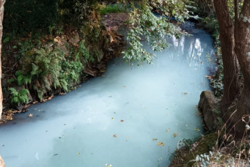 Vertido en el río Lagares de Vigo, detectado el 22 de septiembre de 2024.