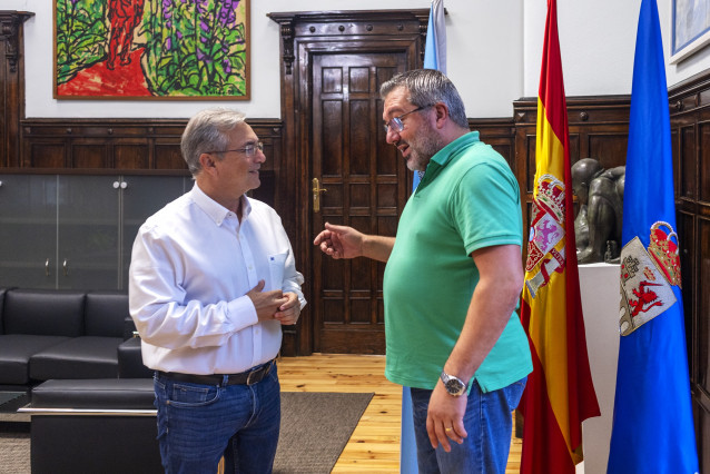 Reunión de Luis Menor, presidente de la Diputación de Ourense, con Fernando Rodríguez Redondo, presidente de la Mancomunidade do Carballiño, a 24 de septiembre de 2024.