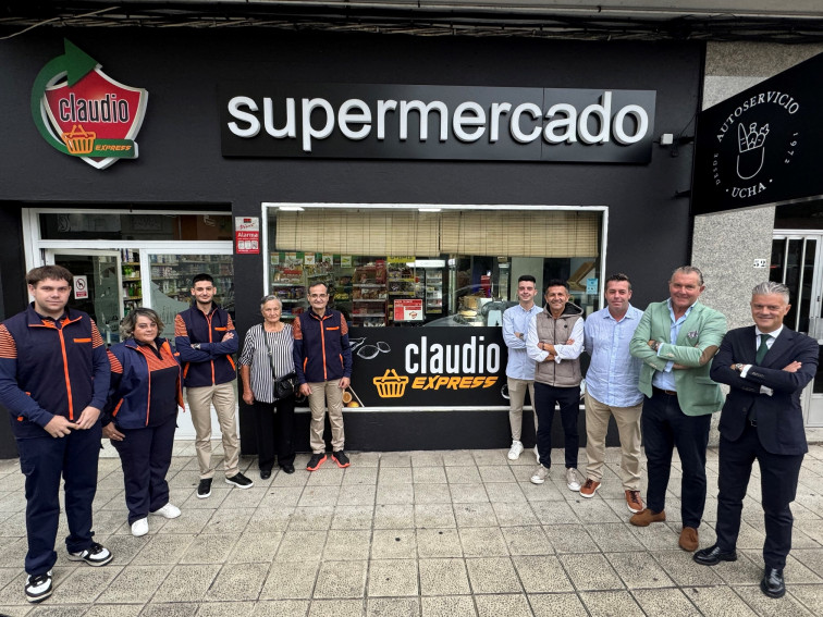 Abre un supermercado Claudio Express en Poio y sortea un iPhone entre los primeros clientes