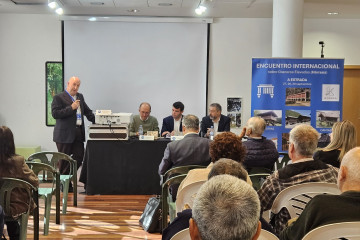 Luciano G. Alfaya, Gonzalo Louzao, Anxo M. Lorenzo y Carlos Henrique Fernández Coto en la inauguración del III Encuentro Internacional sobre Graneros Elevados, en A Estrada (Pontevedra).