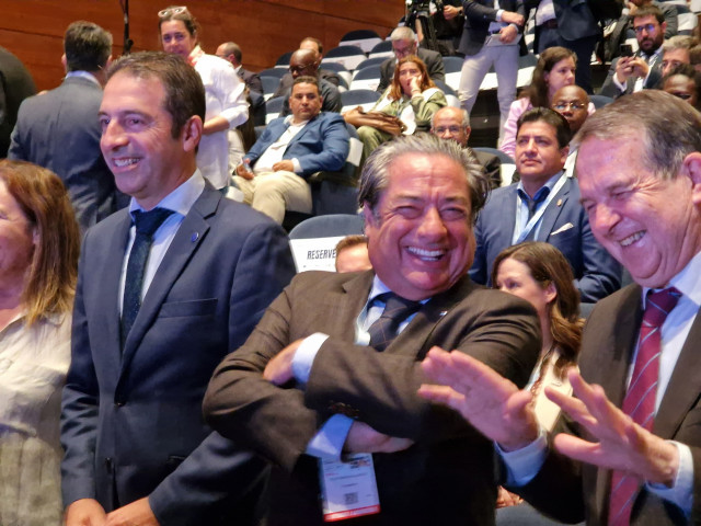 Villares, García y Caballero esta mañana en el Congreso.