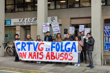 Archivo - Concentración del Comité Intercentros de la CRTVG ante el Parlamento de Galicia