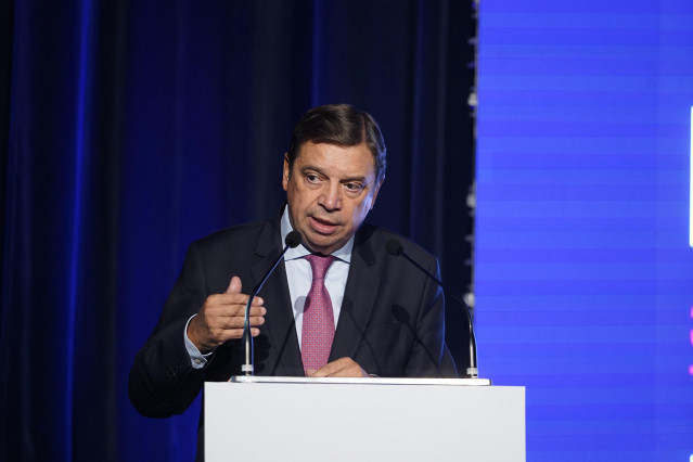 El ministro de Agricultura, Pesca y Alimentación, Luis Planas, clausura el XII Congreso internacional Conxemar, a 30 de septiembre de 2024, en Vigo, Pontevedra, Galicia (España).