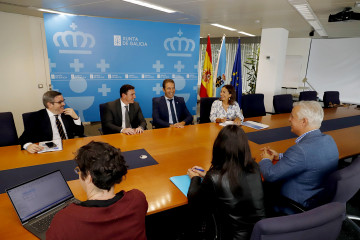 Reunión del conselleiro do Mar, Alfonso Villares, con una delegación de responsables de asuntos pesqueros del gobierno de Argentina, con motivo de la XXV Feria Conxemar, en Vigo, a 30 de septiembre 