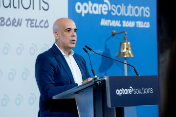 El consejero delegado de Optare Solutions, Luis Álvarez-Sestelo, durante el toque de campana.