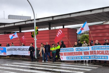 Concentración convocada por la CIG en defensa del sector de la automoción, a las puertas de Stellantis en Vigo, a 1 de octubre de 2024.