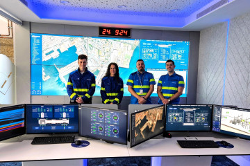 Integrantes del equipo del gemelo digital de Navantia en la ría de Ferrol