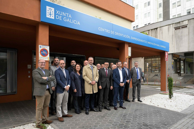 El conselleiro de Emprego, Comercio e Emigración, José González, en la inauguración del centro de orientación emprendimiento e innovación para el empleo en A Coruña