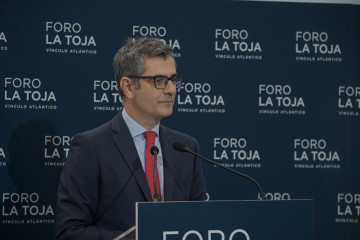 El ministro de la Presidencia, Relaciones con las Cortes y Justicia, Félix Bolaños, interviene durante la clausura del Foro La Toja, a 5 de octubre de 2024, en la Illa de Toxa, Pontevedra.