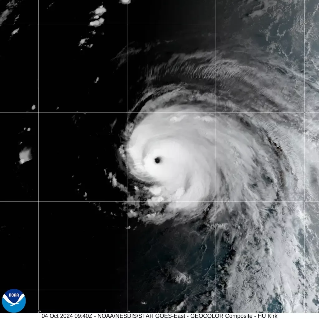 Huracu00e1n Kirk el martes en una imagen de NOAA