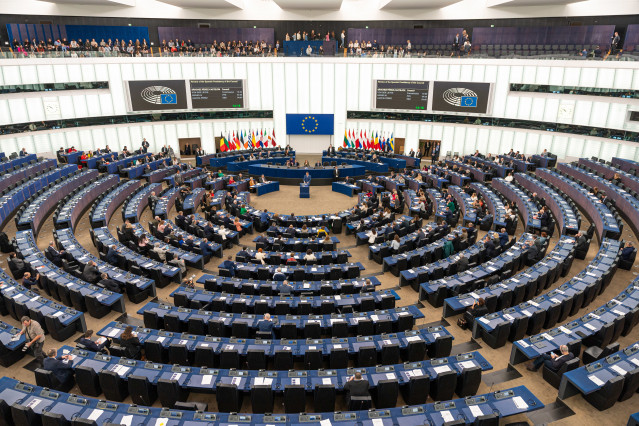 Archivo - El presidente del Gobierno, Pedro Sánchez, comparece ante el Parlamento Europeo, a 13 de diciembre de 2023, en Estrasburgo (Francia). En la recta final de la presidencia española de la UE, que concluye a finales de diciembre, Sánchez acude a la