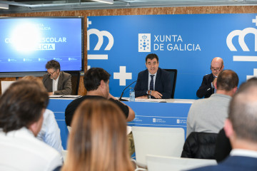 El conselleiro de Educación, Román Rodríguez, interviene ante el Consello Escolar de Galicia