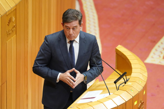 Archivo - El líder del PSdeG, José Ramón Gómez Besteiro, interviene durante el pleno de investidura, en el Parlamento gallego, a 11 de abril de 2024, en Santiago de Compostela, A Coruña, Galicia (España). Rueda ha sido investido presidente de la Xunta por