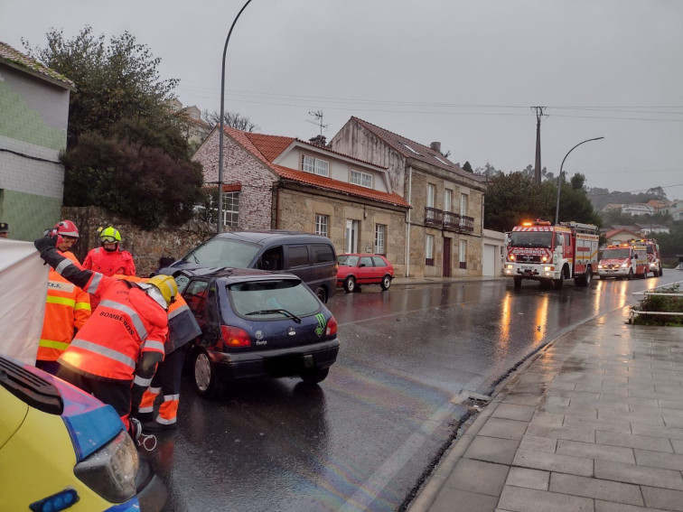 Accidente mortal esta tarde en Ribeira con varios coches implicados