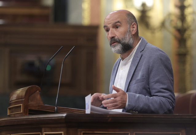 Archivo - El diputado del BNG en el Congreso, Néstor Rego, interviene en una sesión de control al Gobierno en el Congreso de los Diputados, a 30 de junio de 2021, en Madrid, (España). Este pleno, que se produce pocas horas después del encuentro que el pre