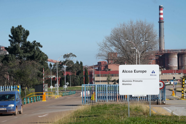 Archivo - La fábrica de Alcoa, a 24 de enero de 2024, en San Cibrao, Lugo, Galicia (España). Alcoa solicitó el pasado 22 de enero a los trabajadores de la fábrica de San Cibrao y al comité de empresa “acordar retrasar” el arranque de la actividad en la pl