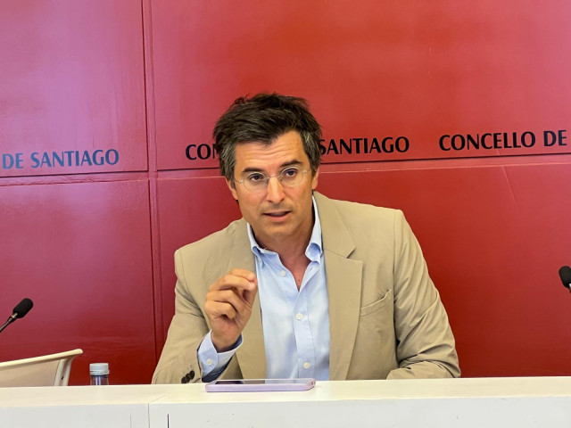 Archivo - Borja Verea, en rueda de prensa en Santiago.