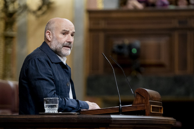 El diputado del BNG, Néstor Rego, durante una sesión plenaria en el Congreso de los Diputados, a 26 de septiembre de 2024, en Madrid (España). El Congreso aborda hoy el acuerdo de financiación singular con Cataluña. Además, se debaten el Proyecto de Ley d