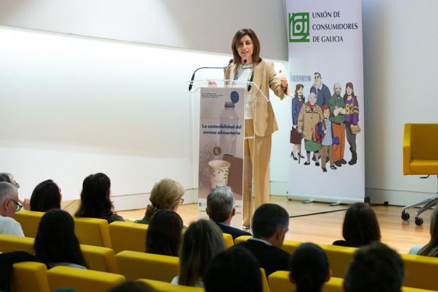 La conselleira de Medio Ambiente e Cambio Climático, Ángeles Vázquez, participa en la inauguración de la jornada 'A sostibilidade do envase alimentario', organizada por la Unión de Consumidores de Galicia