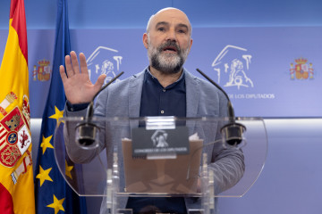 Archivo - El diputado de BNG Néstor Rego durante una rueda de prensa anterior a la Junta de Portavoces, en el Congreso de los Diputados, a 23 de abril de 2024, en Madrid (España).