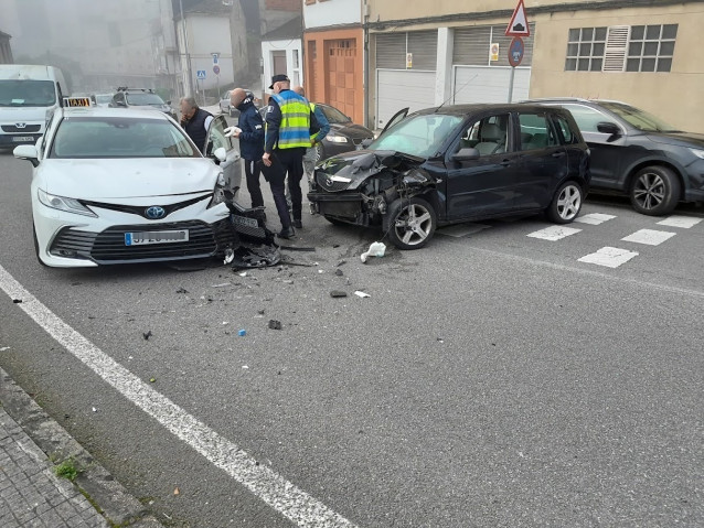 Colisión entre dos vehículos en la calle San Eufrasio de Lugo.