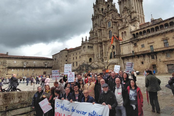 Huelguistas de la CRTVG en la Praza do Obradoiro