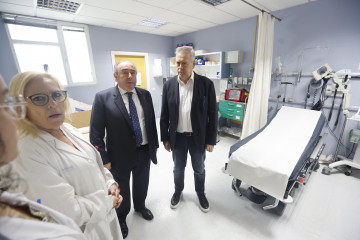 El conselleiro de Sanidade, Antonio Gómez Caamaño, visita el centro de salud de Fingoi, en Lugo.