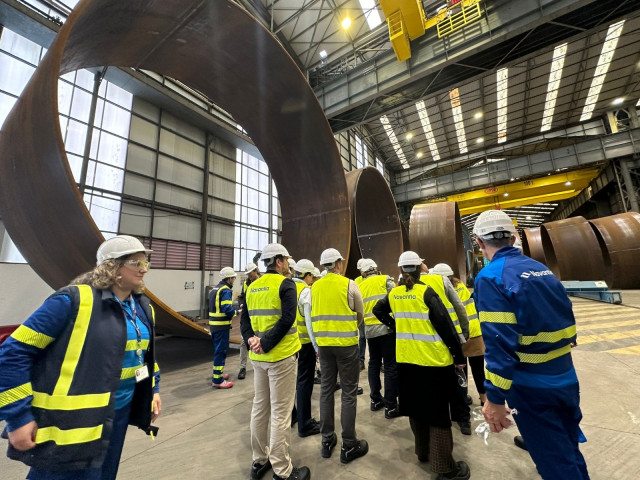 Visita de una delegación de Canarias a Galicia para conocer el desarrollo de la energía eólica marina