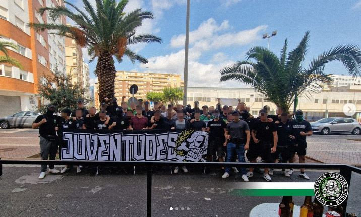 Alto riesgo: temor a peleas entre Juventudes Verdiblancas y Riazor Blues antes del Deportivo de A Coruña - Racing de Santander