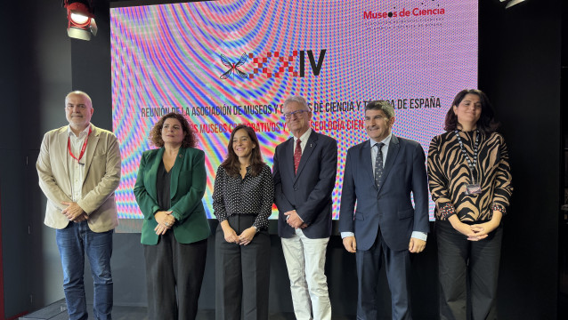 Autoridades en la inauguración de un encuentro de la Asociación de Museos y Centros de Ciencia