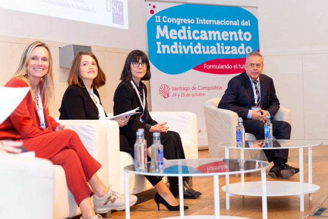 El conselleiro de Sanidade, Antonio Gómez Caamaño en la inauguración del 'II Congreso Internacional del Medicamento Individualizado: formulando el futuro'.