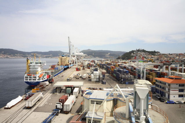 Archivo - Terminal de contenedores del Puerto de Vigo