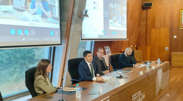 El delegado del Gobierno en Galicia, Pedro Blanco, en la apertura de la jornada 'O ecosistema do sector de coidados na provincia de Pontevedra: realidade xurídico-laboral e sociolóxica', organizada por la Universidad de Vigo.