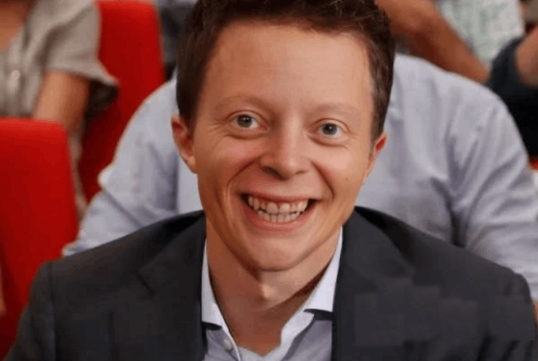 Íñigo Errejón y Gollum vs Martiño Noriega y Albert Pla