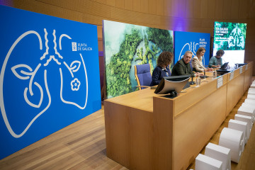 El conselleiro de Sanidade, Antonio Gómez Caamaño, la secretaria xeral técnica, Natalia Lobato, y la directora xeral de Saúde Pública, Carmen Durán, inauguran el acto conmemorativo por el Día G