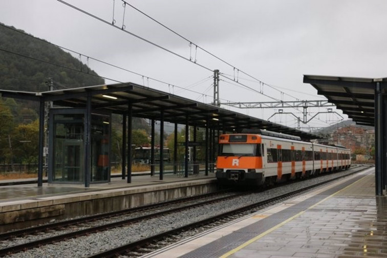 Alerta roja por lluvia en Cataluña: suspenden el servicio de Rodalies por las precipitaciones