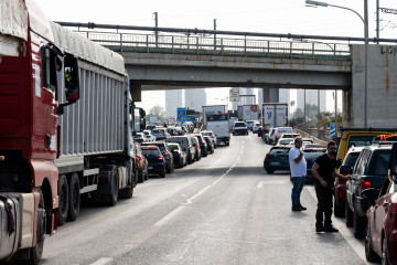 Atasco de la V-30, a 5 de noviembre de 2024, en Valencia, Comunidad Valenciana (España). Hoy, se cumple una semana desde que la DANA arrasara la Comunitat Valenciana. Hasta el momento, hay 211 vícti