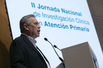 El conselleiro de Sanidade, Antonio Gómez Caamaño, interviene en la inauguración de la II Jornada nacional de investigación clínica en atención primaria.