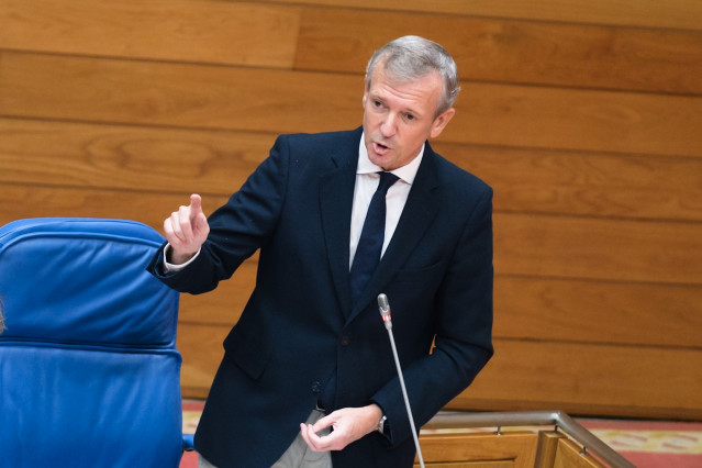 El presidente de la Xunta, Alfonso Rueda, en la sesión de control del Parlamento de Galicia