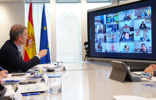 El líder del PP, Alberto Núñez Feijóo, reúne a sus 'barones' territoriales por videoconferencia para hablar sobre la DANA.