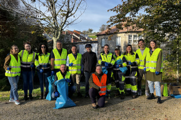 Xornada voluntariado limpeza río Sarela