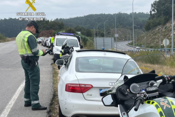 Interceptado en Sanxenxo un conductor que circulaba a 182 km/h en un tramo limitado a 90 km/h.